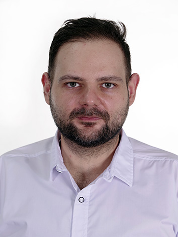 Professional portrait of Dr. Paul Dragoș, sole administrator of Consultanță Tehnică (Webpina SRL), Senior Testmanager